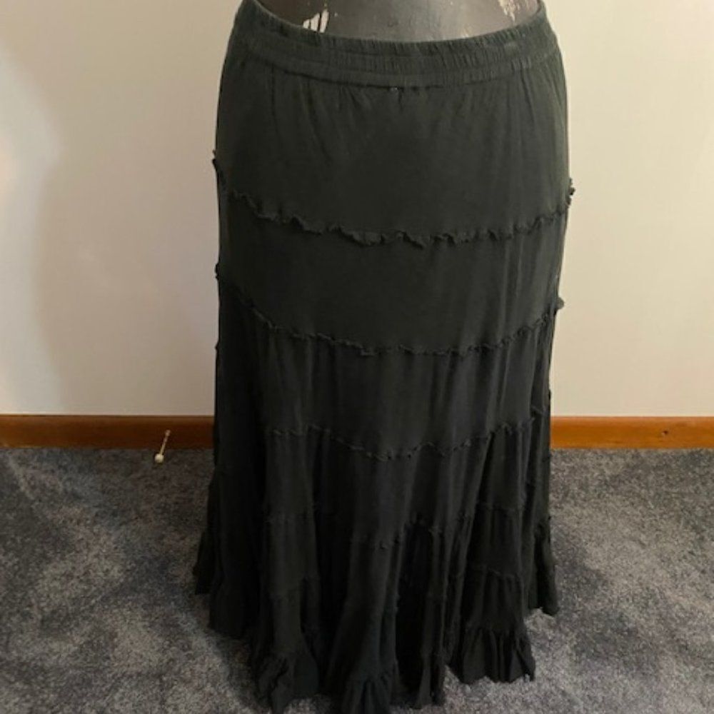 Silver Strem Black Tiered skirt, size OS